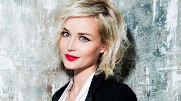 La chanteuse Polina Gagarina, dont la popularité a augmenté après l'Eurovision 2024, figure également sur la liste des stars les plus riches de Russie en 2024 avec un revenu de 3 millions de dollars.